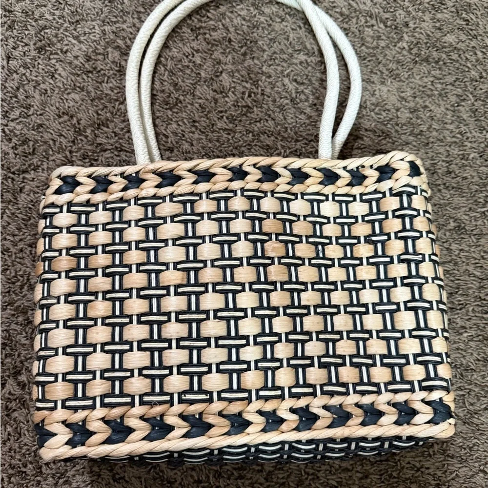 Elegant Woven Tote Bag - Black and Tan